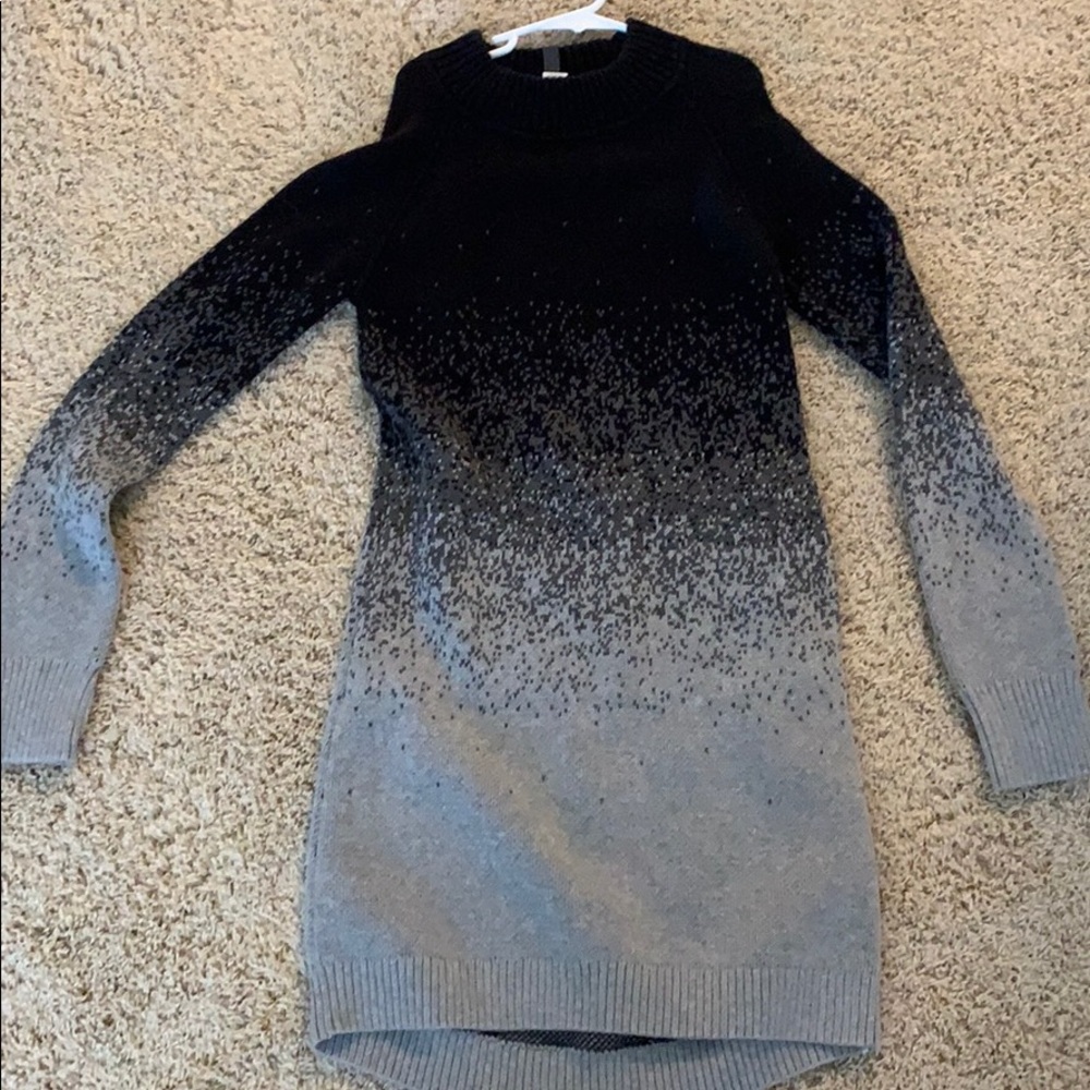 Knit black and gray ivivva dress with pockets
